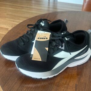 Mythos Blushield Vigore 3 Black/White